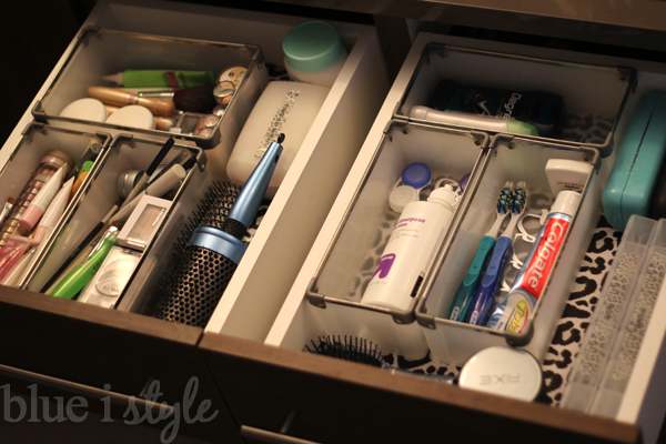 Organized bathroom drawers