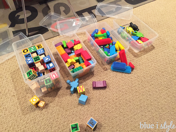 Organizing blocks in clear, lidded containers
