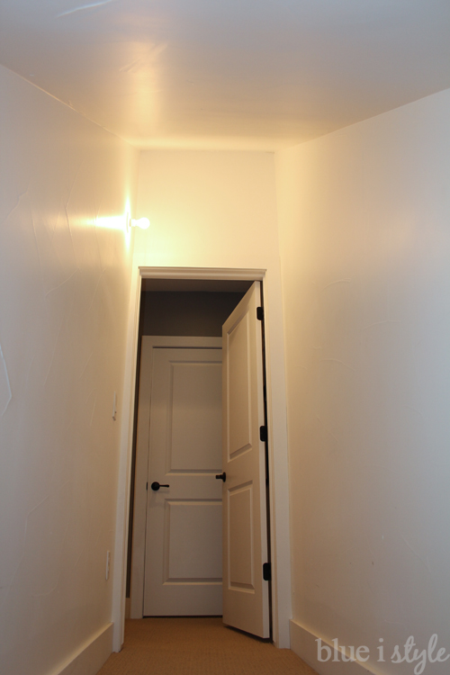 Under stair playroom BEFORE