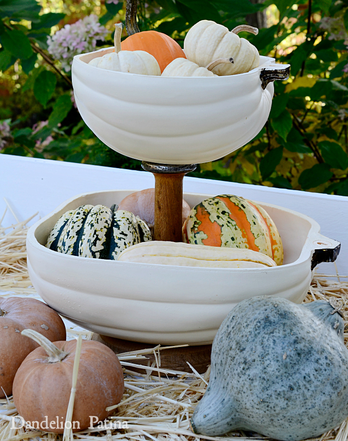 farmhouse-style-pumpkin-tiered-tray