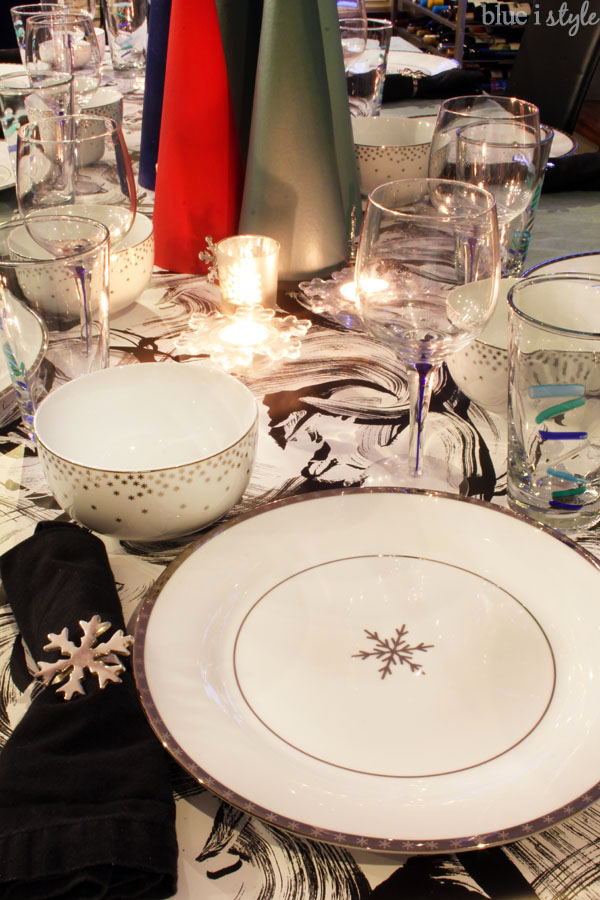 Modern Christmas Tablescape