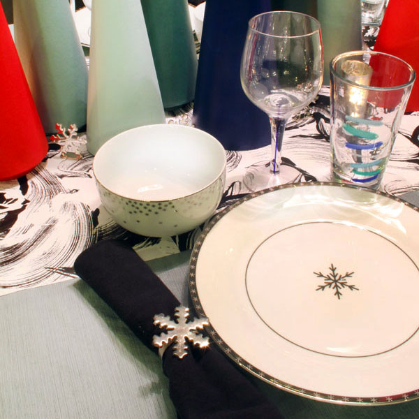 Modern Christmas Tablescape