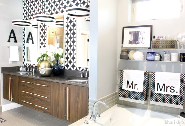 See How a Black and White Bathroom Goes From Bland to Bold