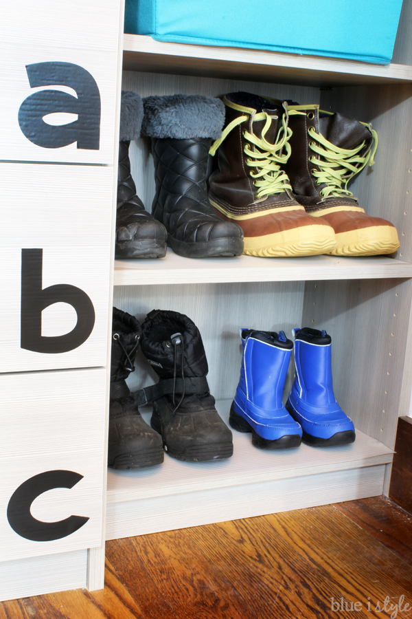 Line shoe shelves