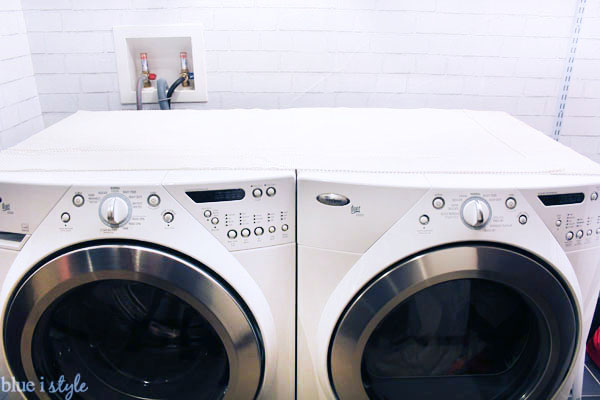 DIY Wood Plank Laundry Room Countertop - Blue i Style