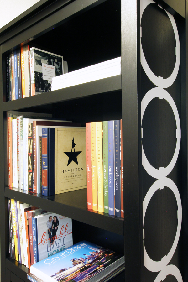 Bookshelf Vinyl Circles Cricut Design Space