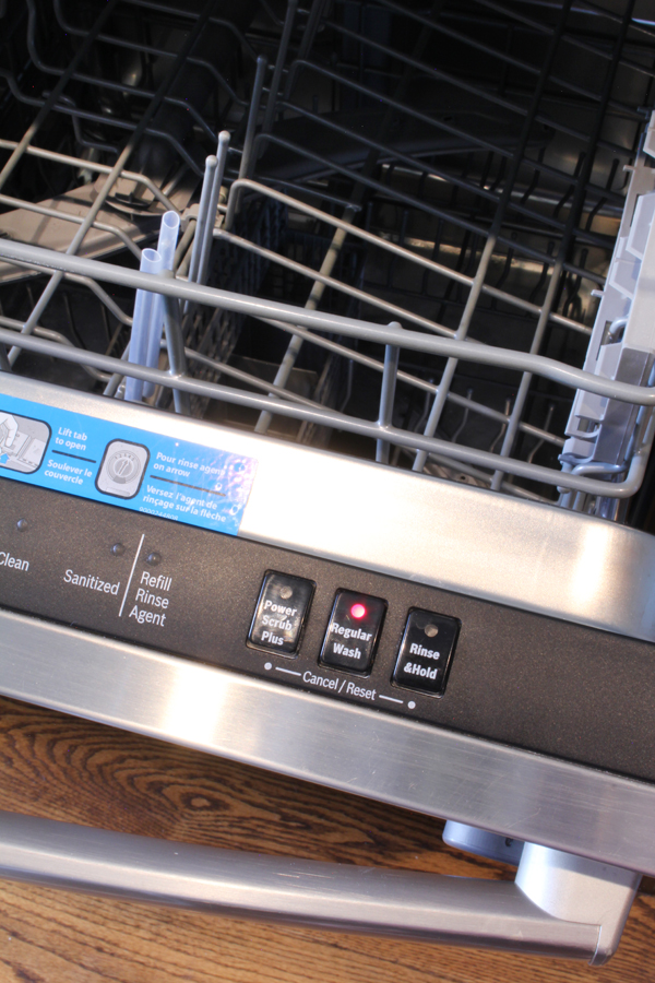 How to clean the inside of the dishwasher