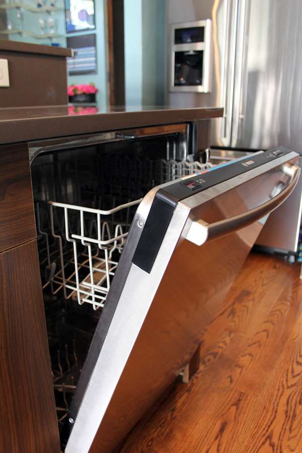 Clean dishwasher