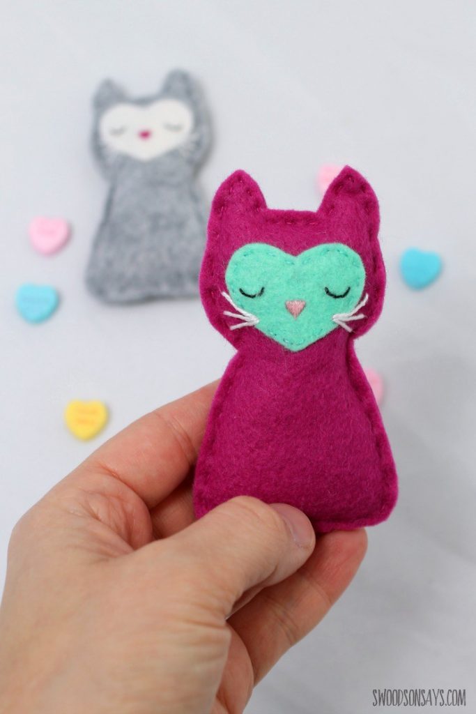 easy-felt-stuffed-animal-to-sew