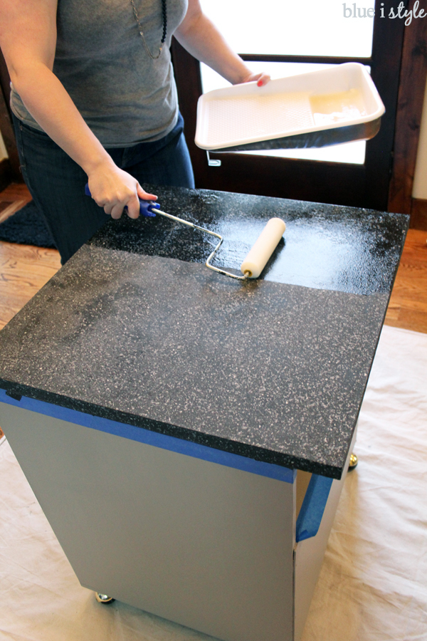 værdi Fader fage Larry Belmont Update Laminate Countertops With Paint Using Rustoleum Countertop  Transformations - Blue i Style