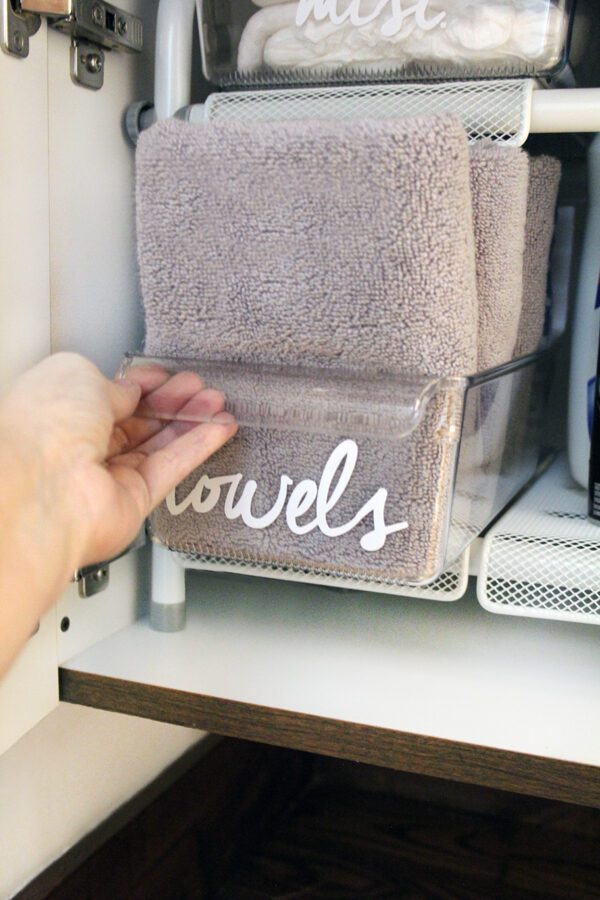 towel storage for small bathroom