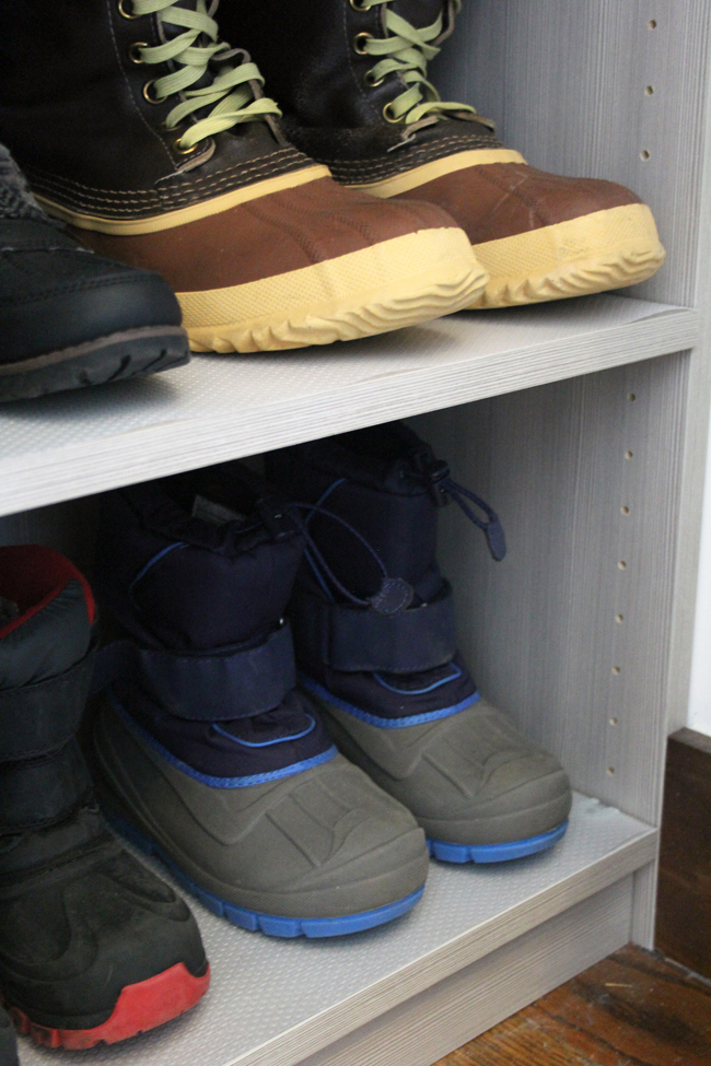 https://www.blueistyleblog.com/wp-content/uploads/2020/06/Shelf-Liner-Under-Snow-Boots.jpg