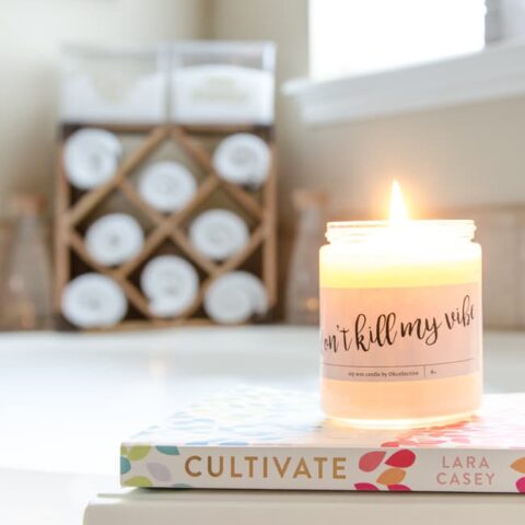 https://www.blueistyleblog.com/wp-content/uploads/2020/12/Jar-Candle-in-Bathroom-480x480.jpg