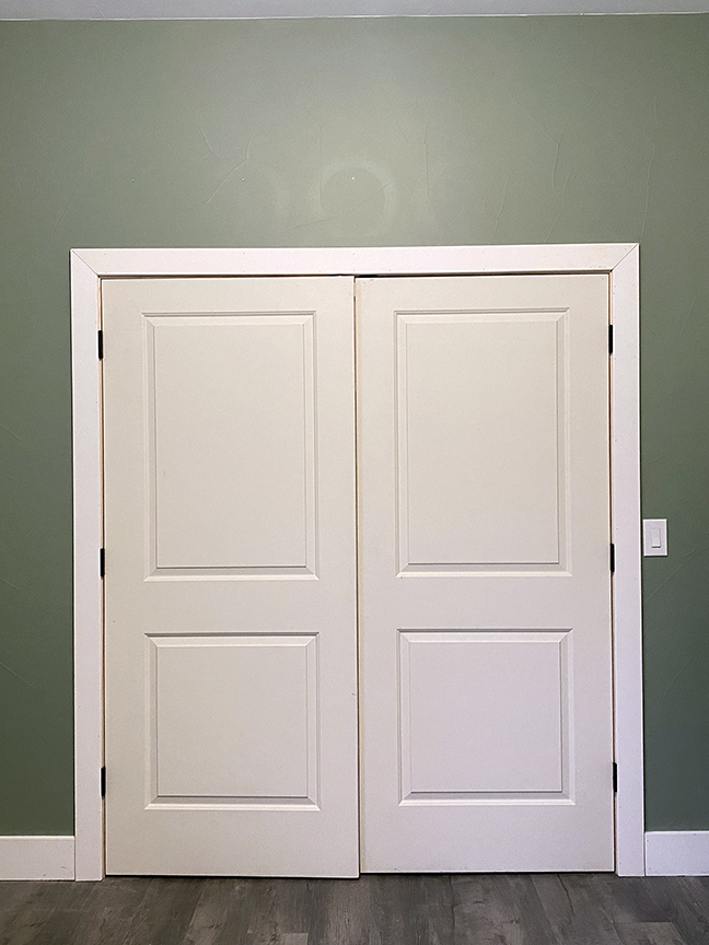 Closet Doors & Paint - One Room Challenge: Week 4 - Blue i Style